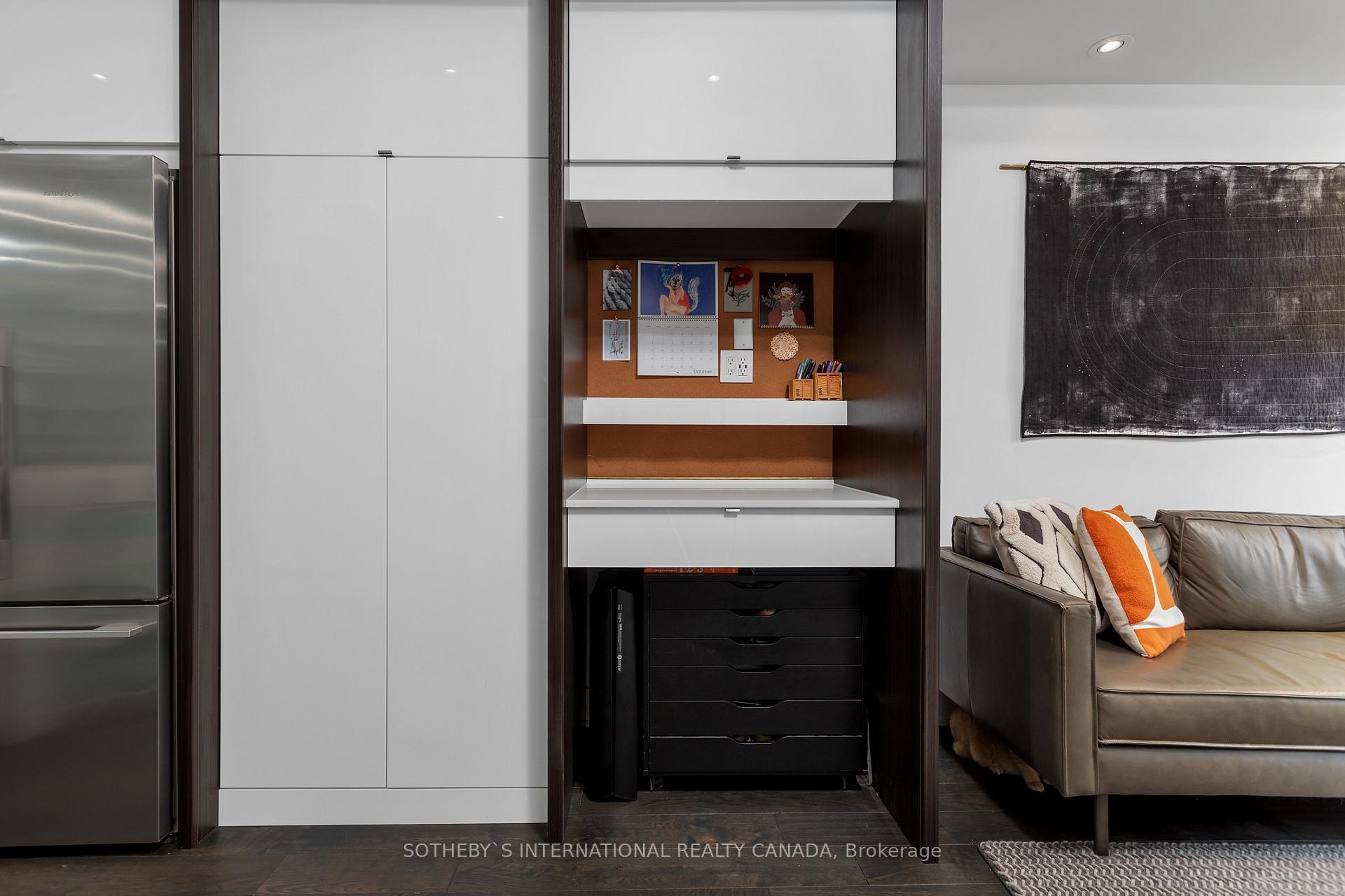 Photo 2 of 226 Lippincott Street, Toronto, University — HOMEH