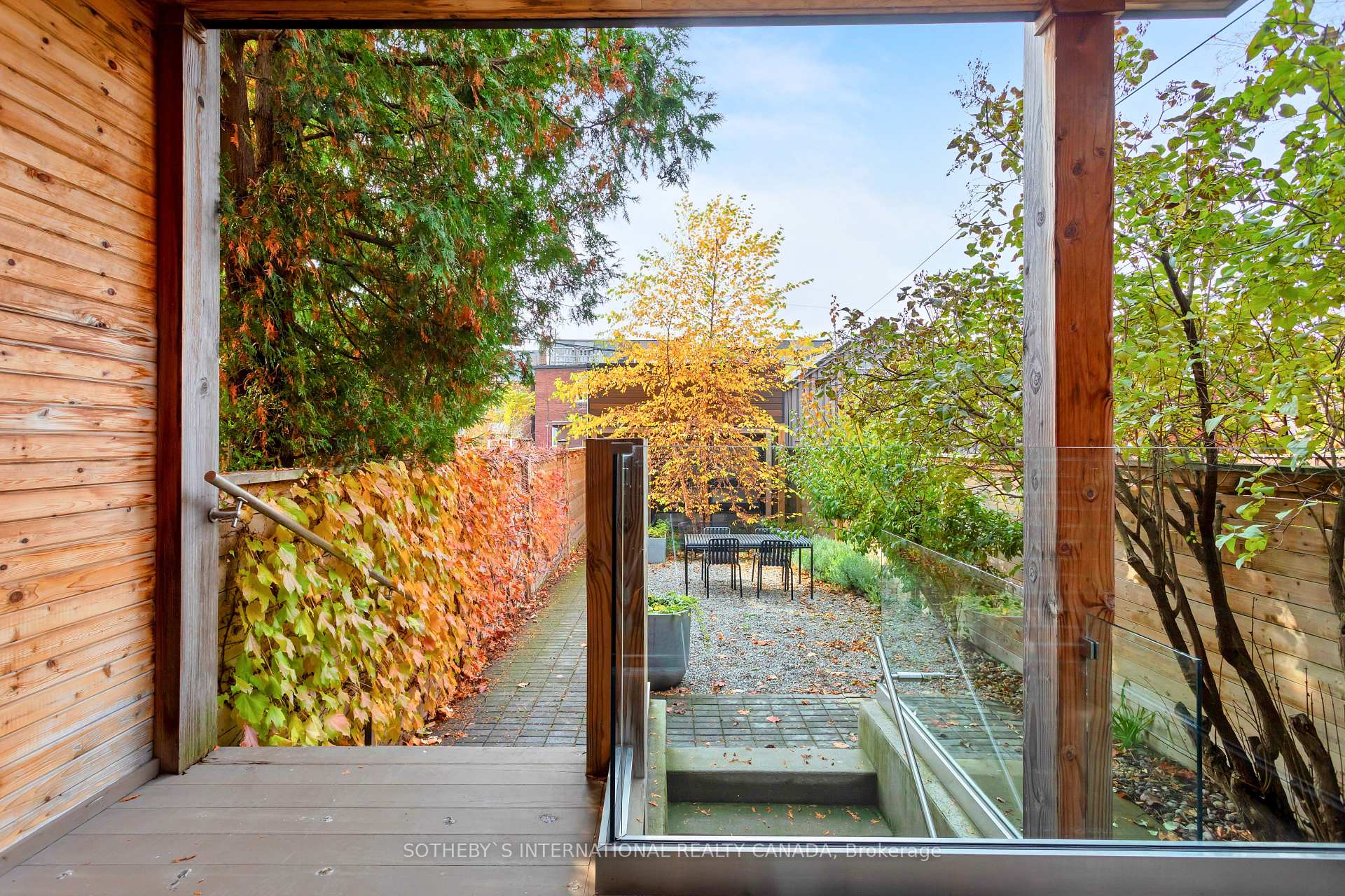 Photo 6 of 226 Lippincott Street, Toronto, University — HOMEH
