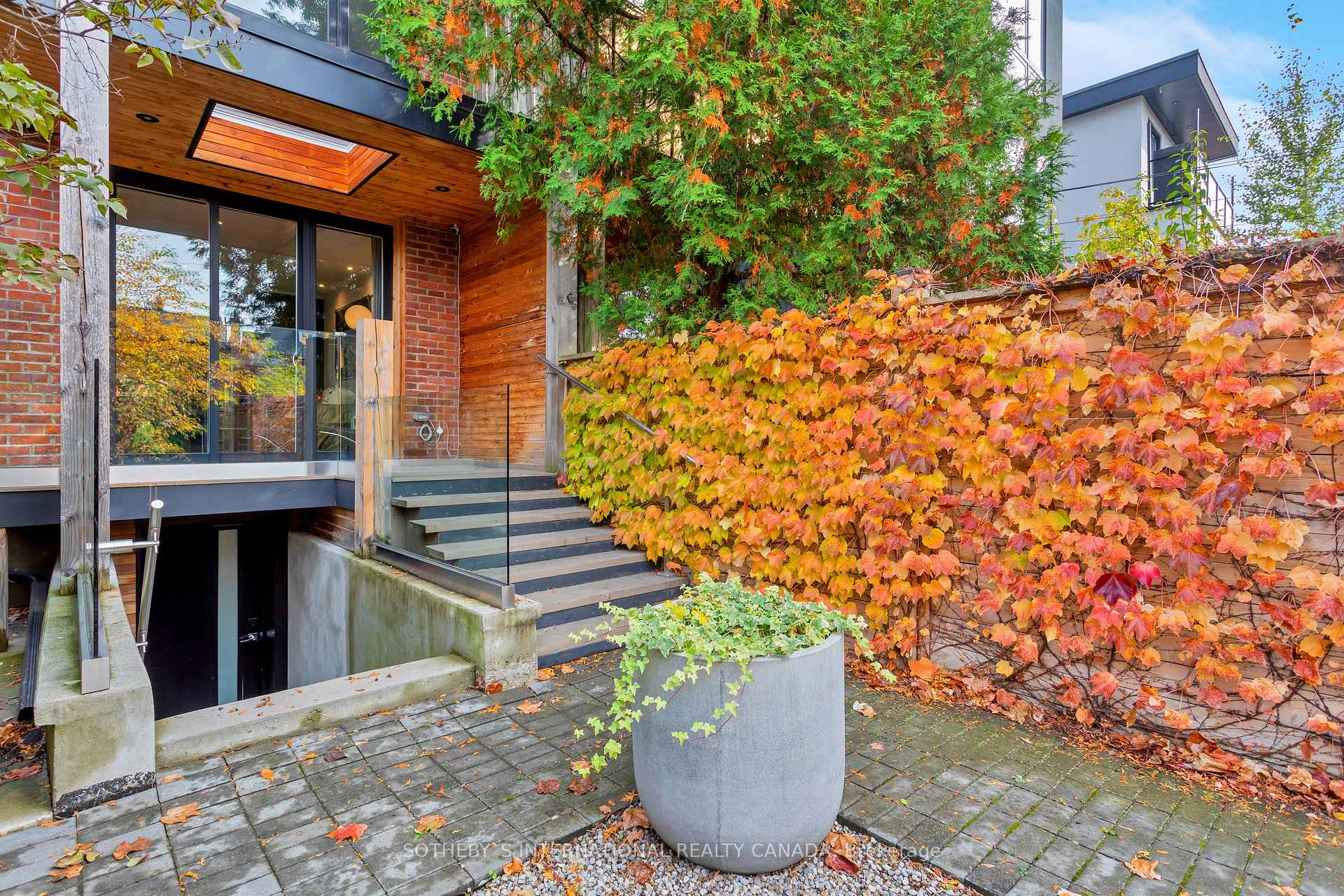Photo 9 of 226 Lippincott Street, Toronto, University — HOMEH