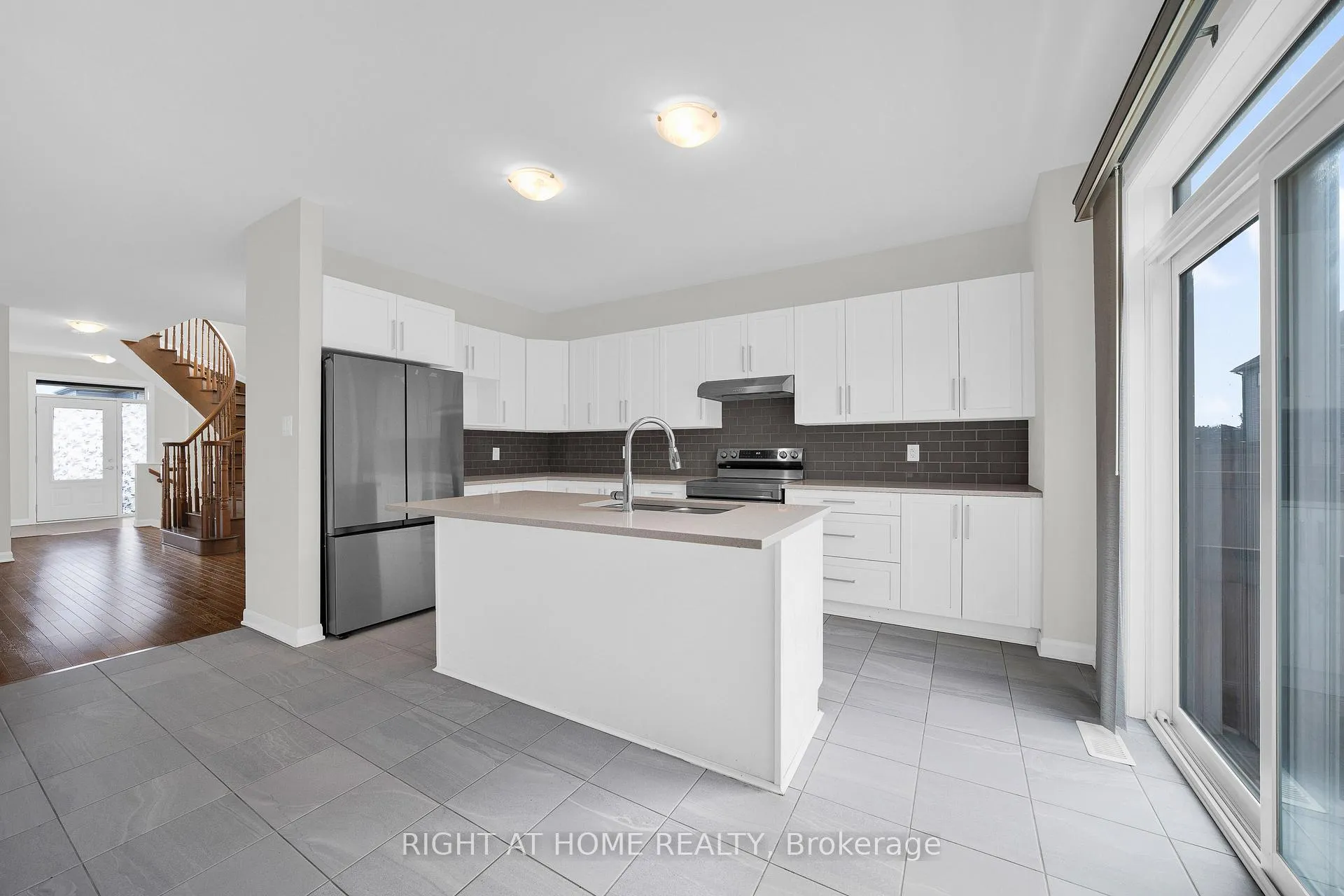 Photo 2 of 366 Cloyne Crescent, Ottawa, Barrhaven - Half Moon Bay — HOMEH