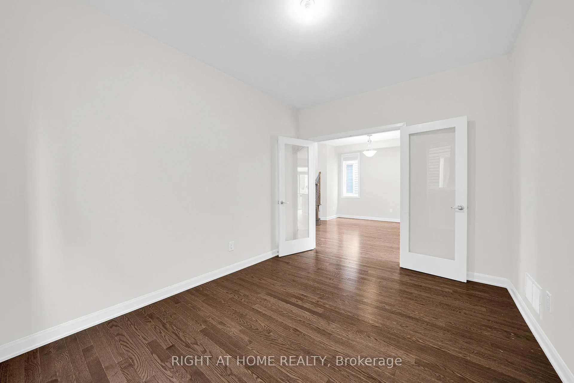 Photo 7 of 366 Cloyne Crescent, Ottawa, Barrhaven - Half Moon Bay — HOMEH