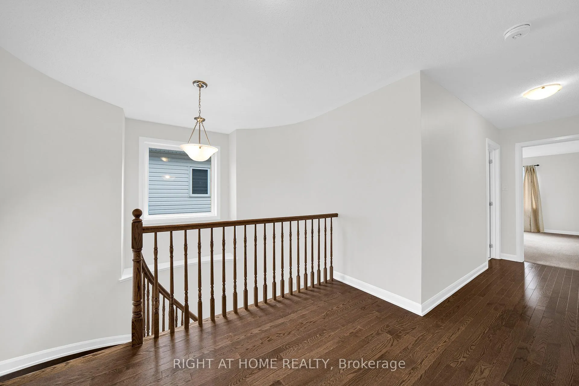 Photo 15 of 366 Cloyne Crescent, Ottawa, Barrhaven - Half Moon Bay — HOMEH