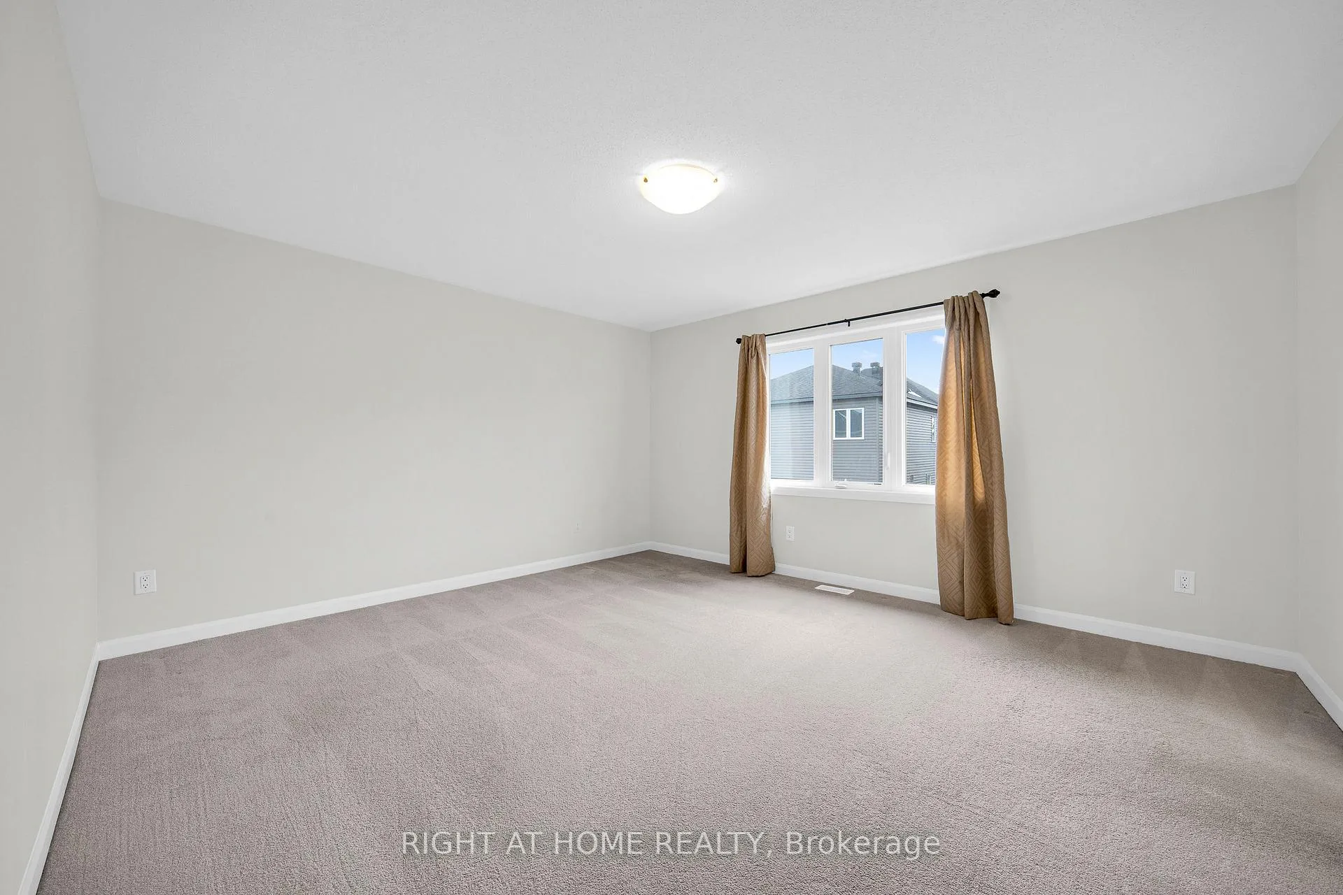 Photo 16 of 366 Cloyne Crescent, Ottawa, Barrhaven - Half Moon Bay — HOMEH