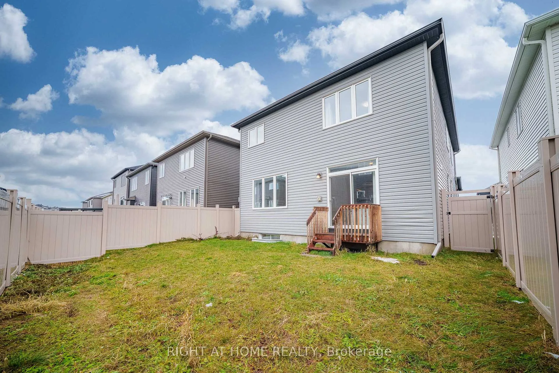 Photo 30 of 366 Cloyne Crescent, Ottawa, Barrhaven - Half Moon Bay — HOMEH