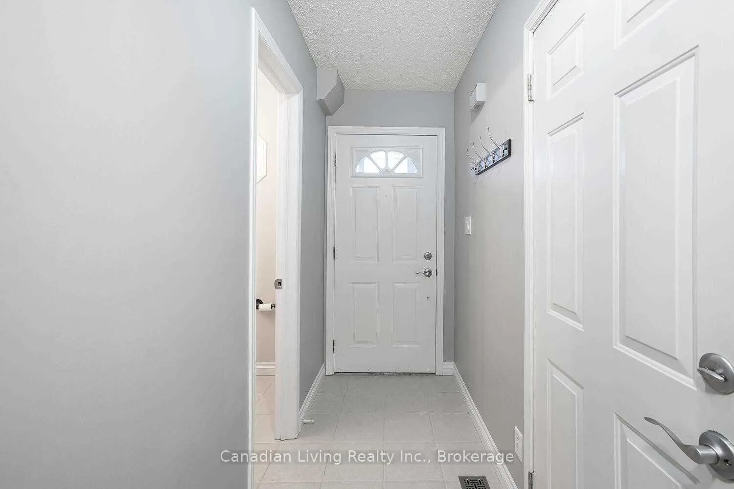 Photo 4 of 163 Lichen Crescent, Oshawa, McLaughlin — HOMEH