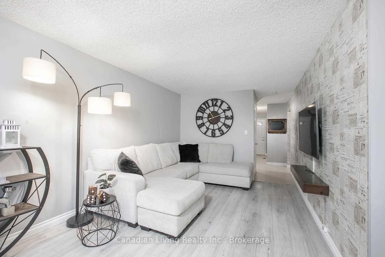 Photo 6 of 163 Lichen Crescent, Oshawa, McLaughlin — HOMEH