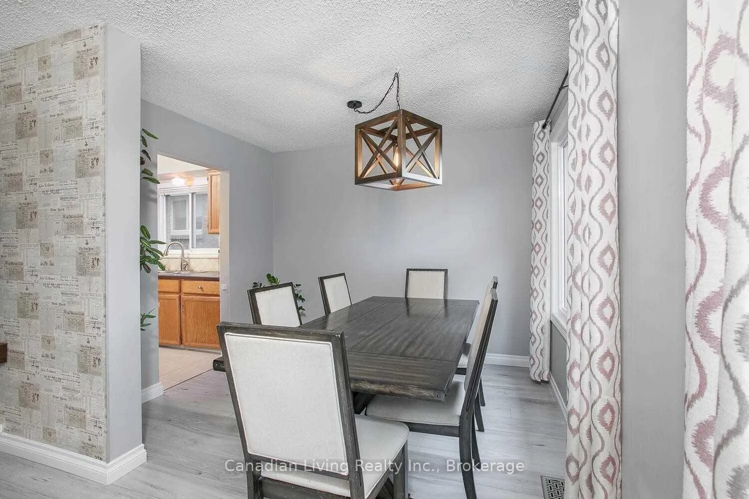 Photo 8 of 163 Lichen Crescent, Oshawa, McLaughlin — HOMEH