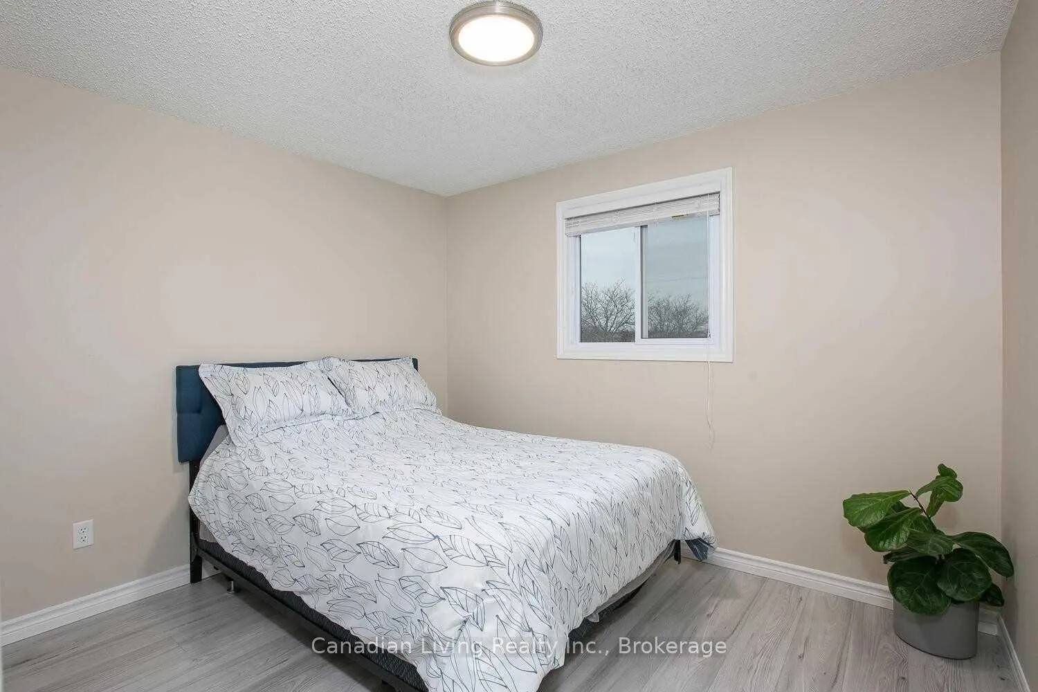 Photo 15 of 163 Lichen Crescent, Oshawa, McLaughlin — HOMEH