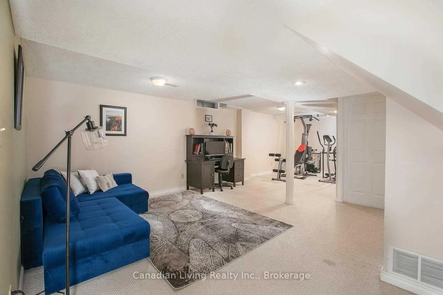Photo 17 of 163 Lichen Crescent, Oshawa, McLaughlin — HOMEH