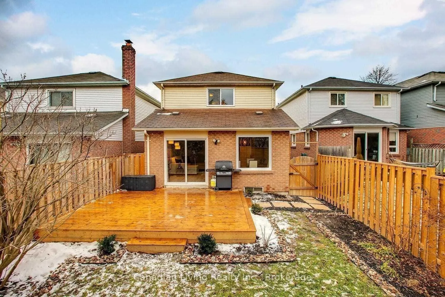 Photo 24 of 163 Lichen Crescent, Oshawa, McLaughlin — HOMEH