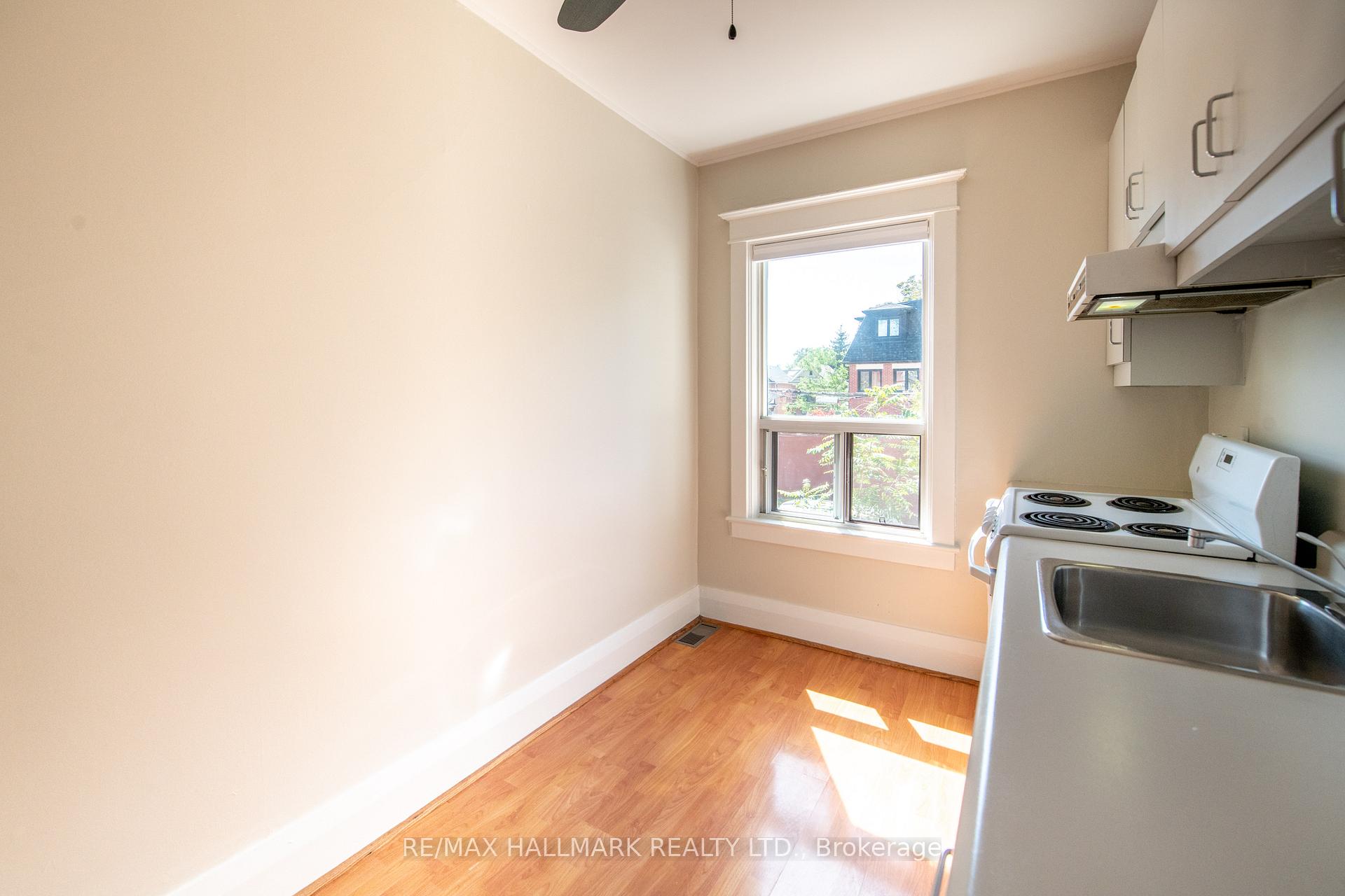 Photo 5 of 852 Carlaw Avenue, Toronto, Playter Estates-Danforth — HOMEH
