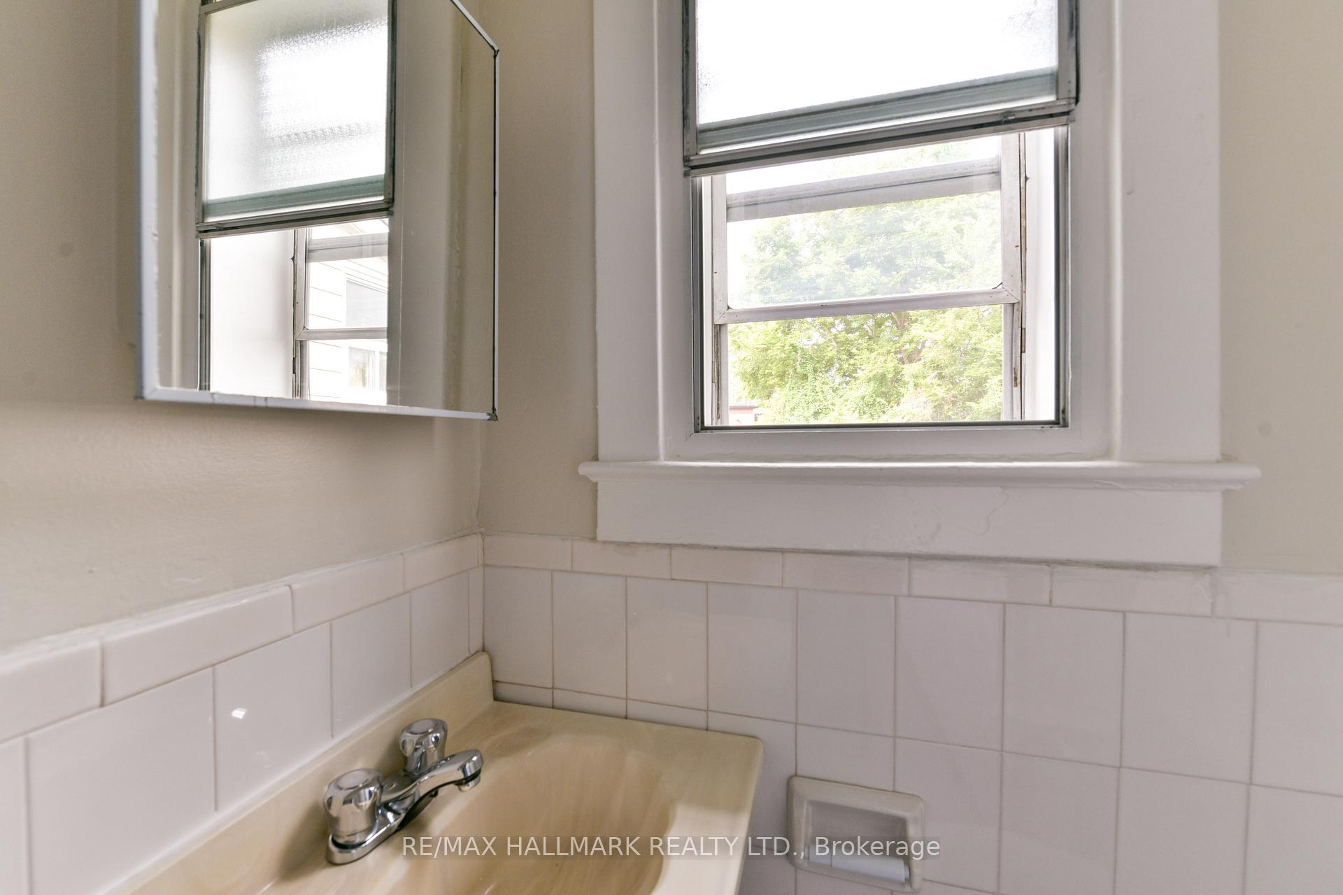 Photo 21 of 852 Carlaw Avenue, Toronto, Playter Estates-Danforth — HOMEH