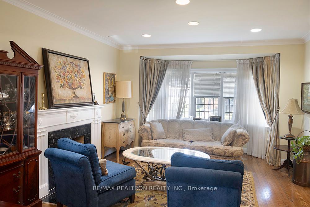 Photo 2 of 57 Regina Avenue, Toronto, Englemount-Lawrence — HOMEH