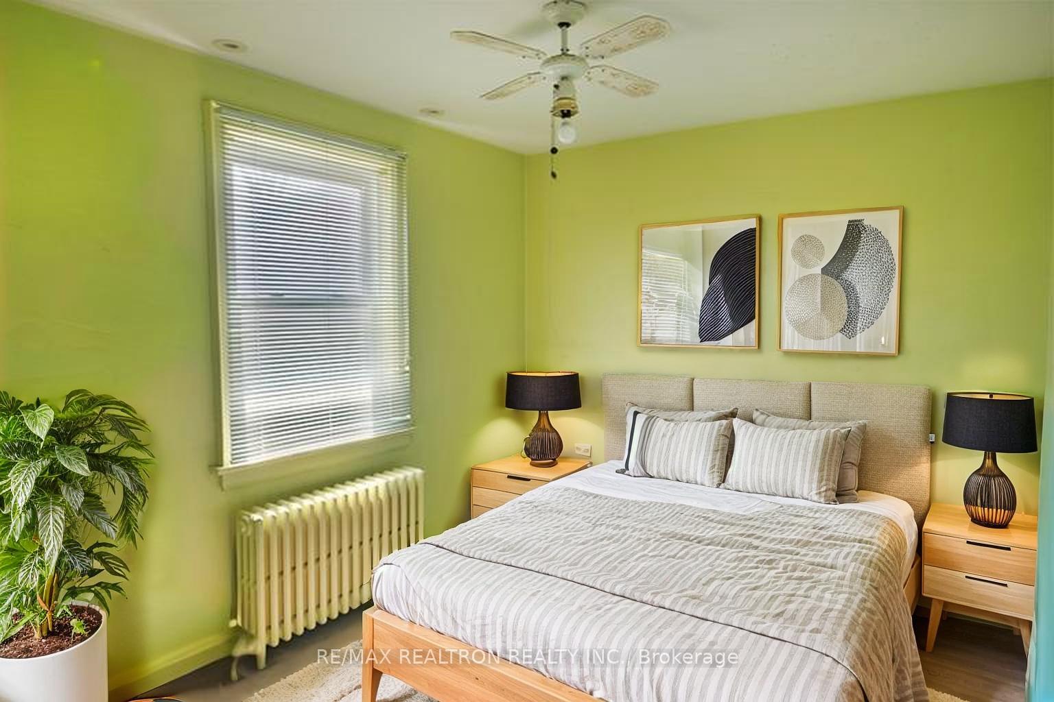 Photo 11 of 57 Regina Avenue, Toronto, Englemount-Lawrence — HOMEH