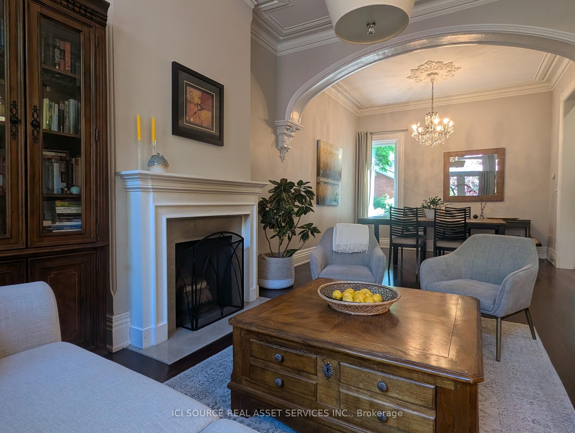 Photo 3 of 31 Spruce Street, Toronto, Cabbagetown-South St. James Town — HOMEH