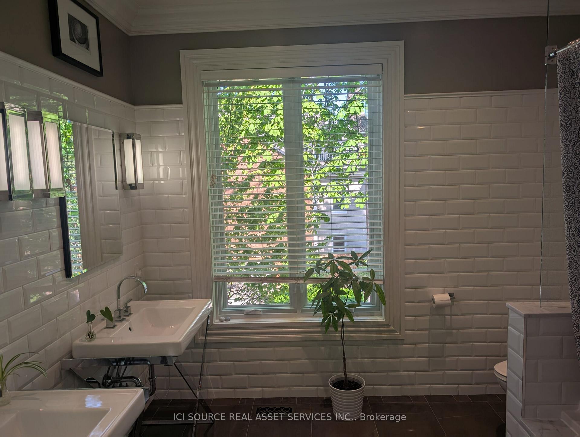 Photo 11 of 31 Spruce Street, Toronto, Cabbagetown-South St. James Town — HOMEH