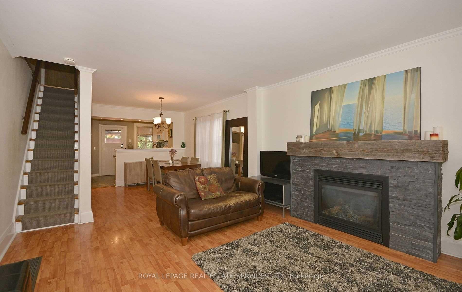Photo 3 of 74 Oakcrest Avenue, Toronto, East End-Danforth — HOMEH