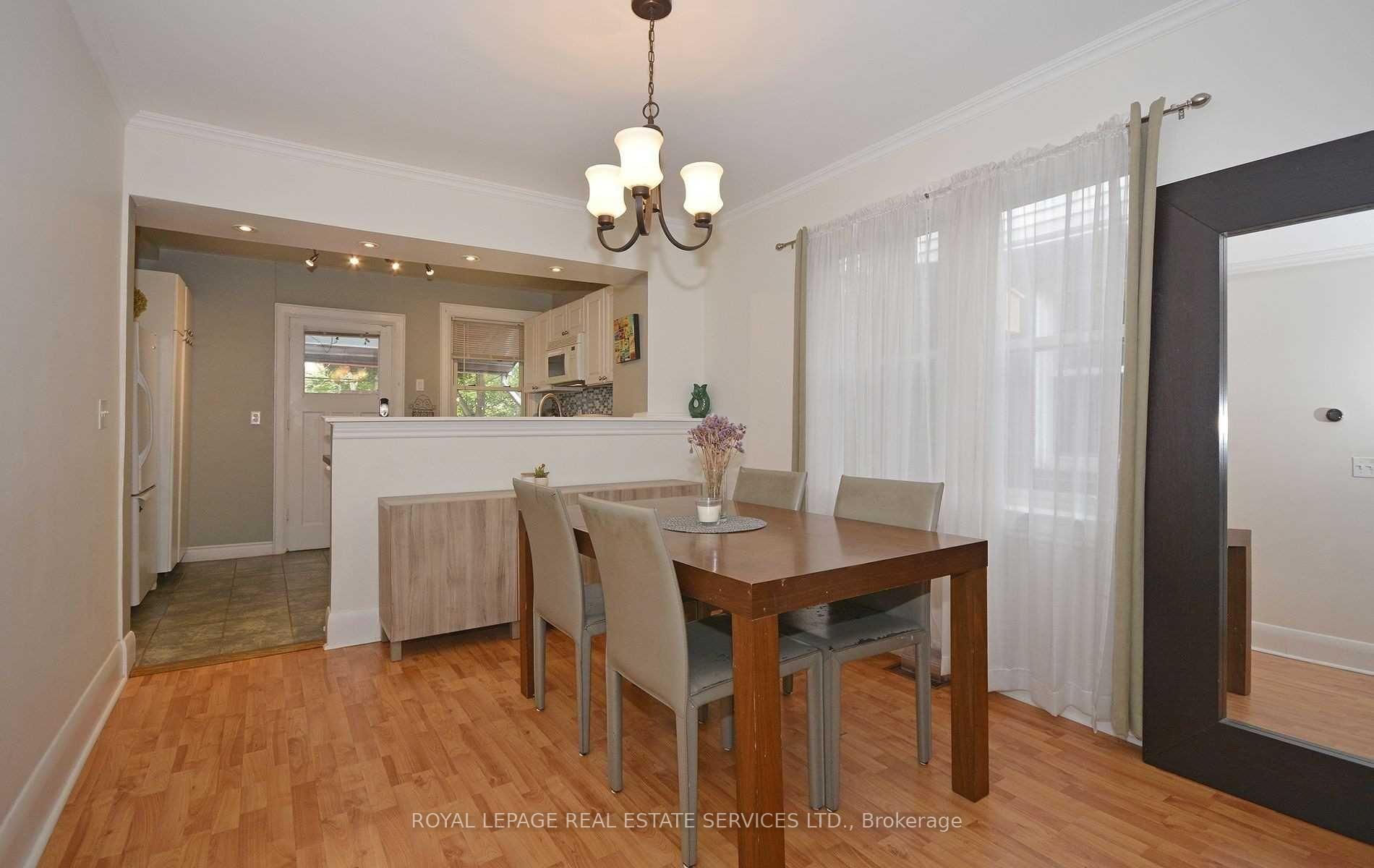 Photo 6 of 74 Oakcrest Avenue, Toronto, East End-Danforth — HOMEH