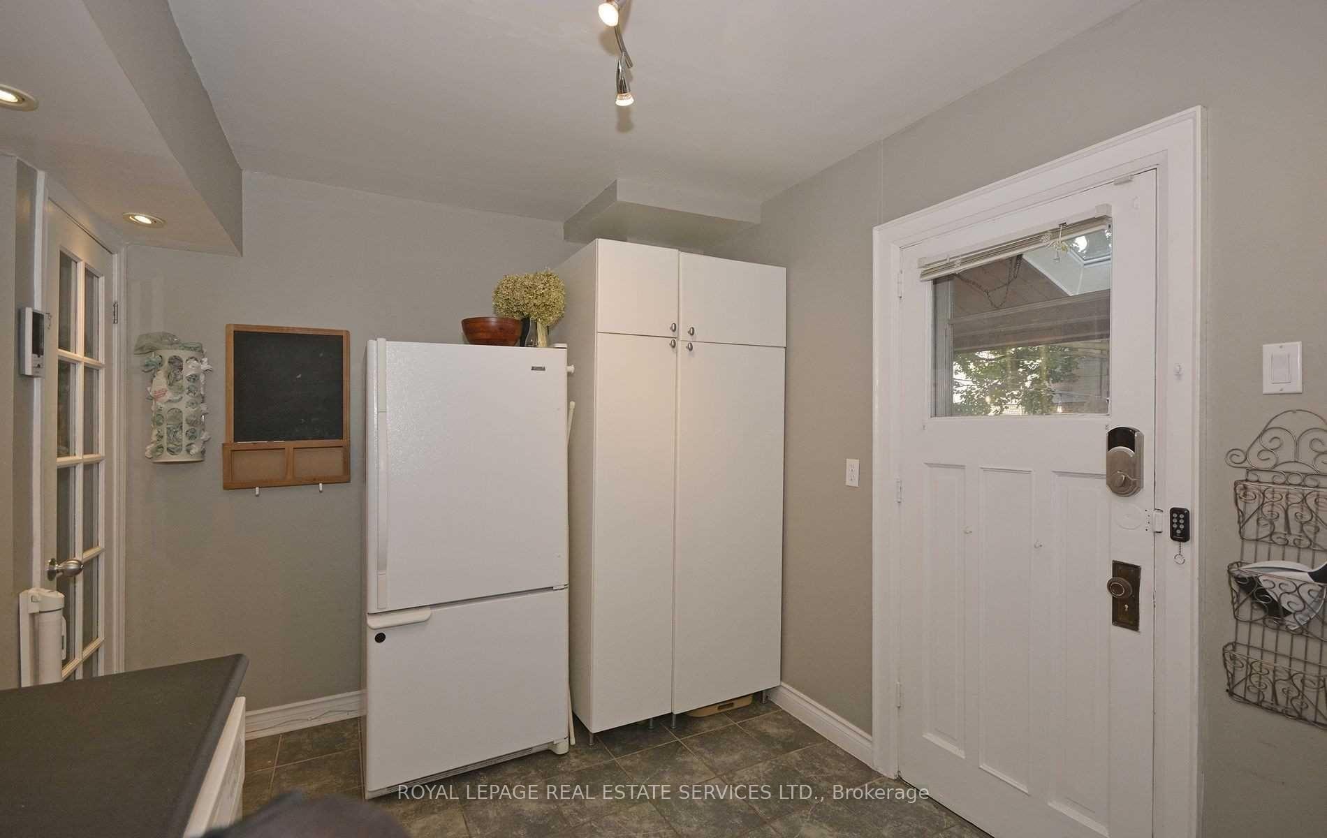 Photo 11 of 74 Oakcrest Avenue, Toronto, East End-Danforth — HOMEH