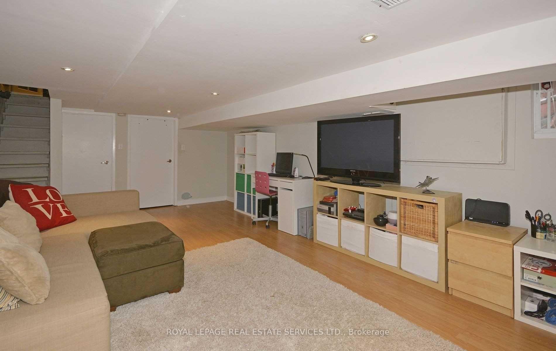 Photo 17 of 74 Oakcrest Avenue, Toronto, East End-Danforth — HOMEH