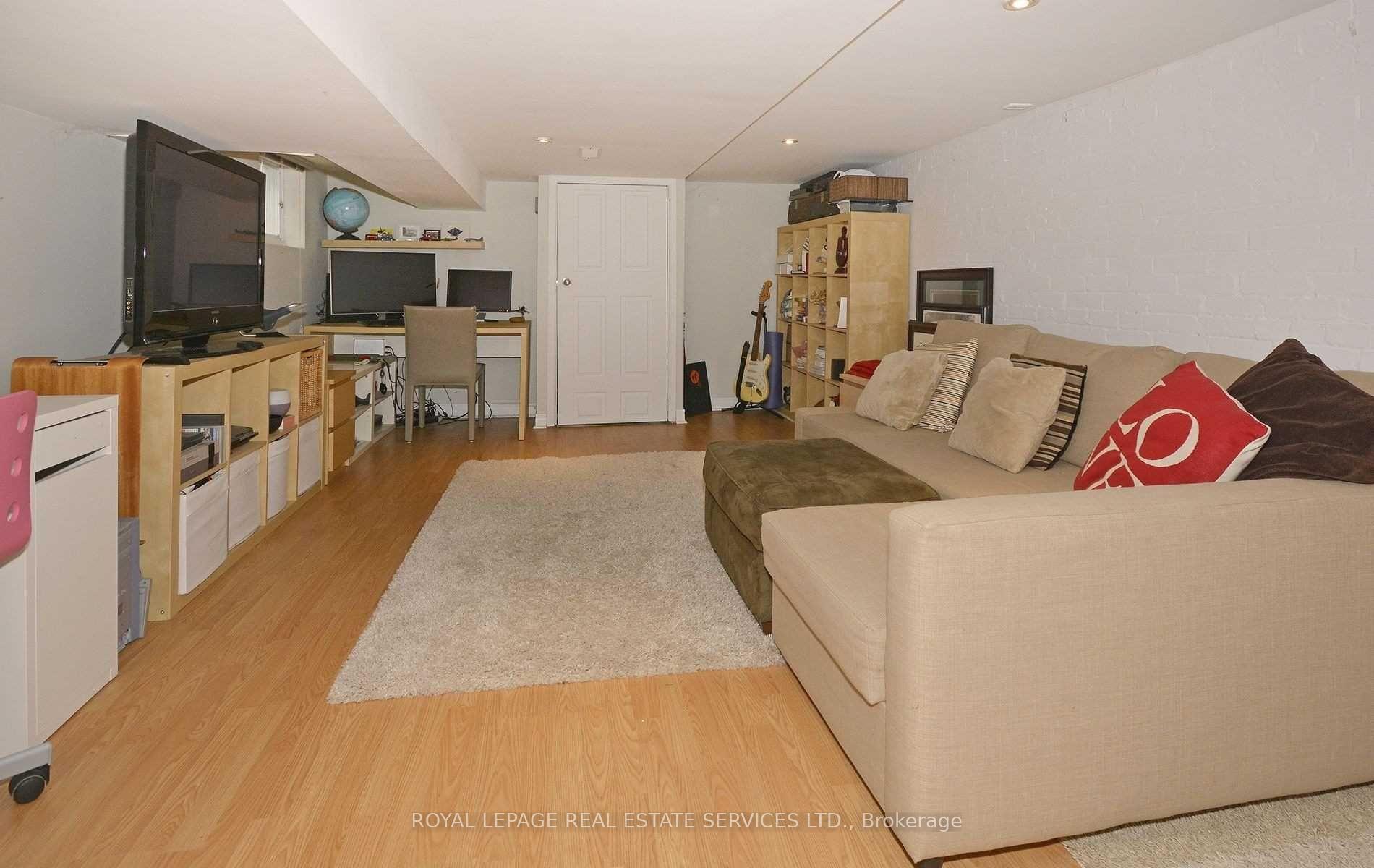 Photo 18 of 74 Oakcrest Avenue, Toronto, East End-Danforth — HOMEH
