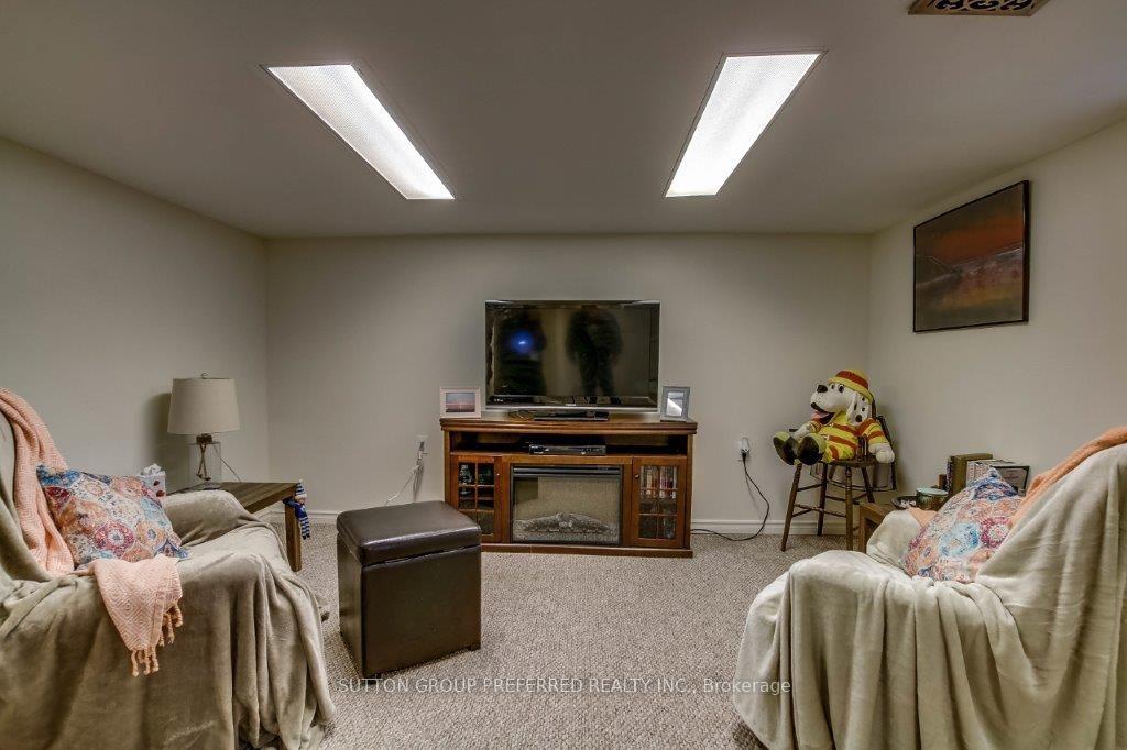 Photo 25 of 2517 Queen Street, Strathroy-Caradoc, Mount Brydges — HOMEH