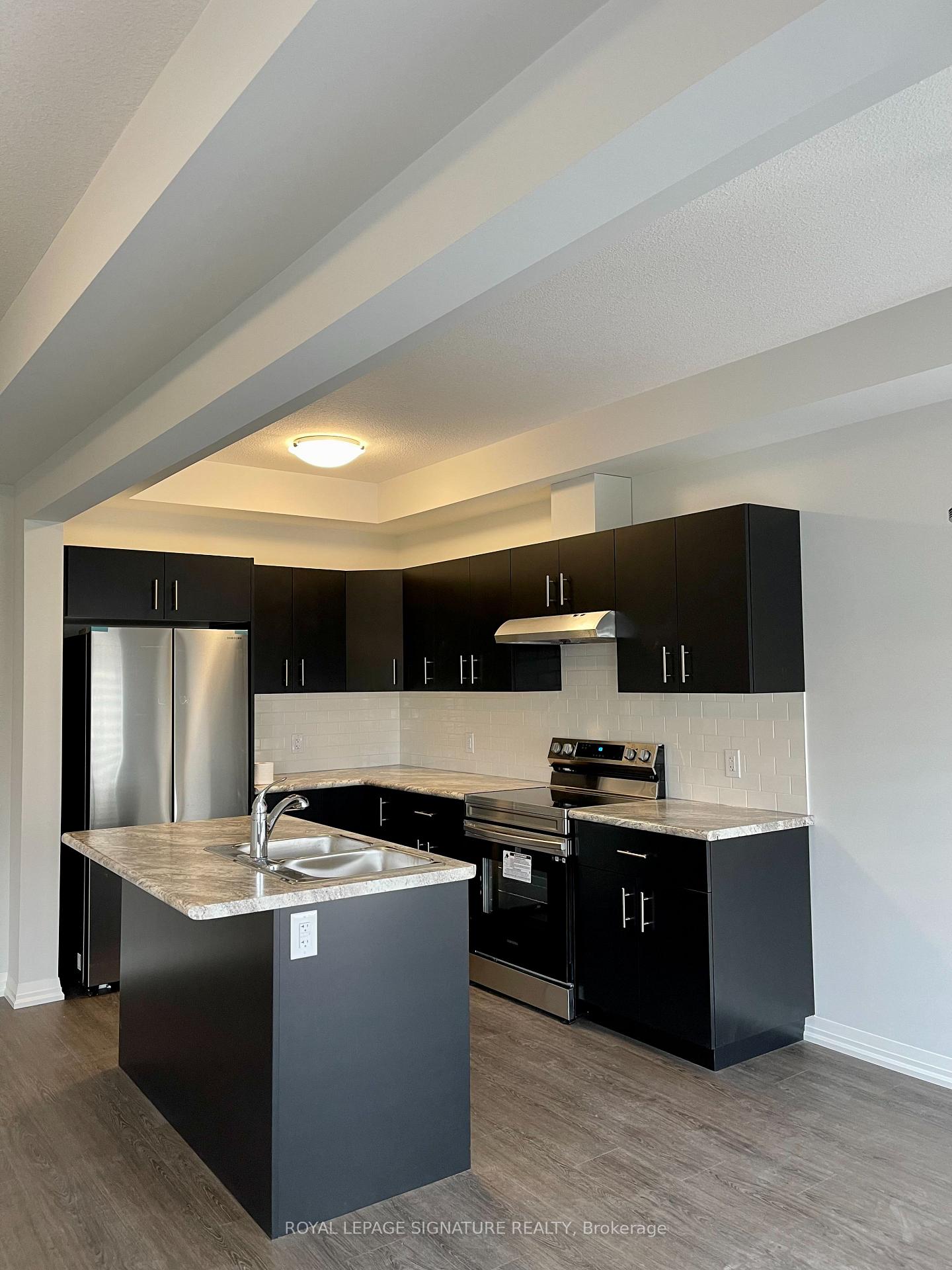Photo 4 of 182 Bur Oak Drive, Thorold, Confederation Heights — HOMEH