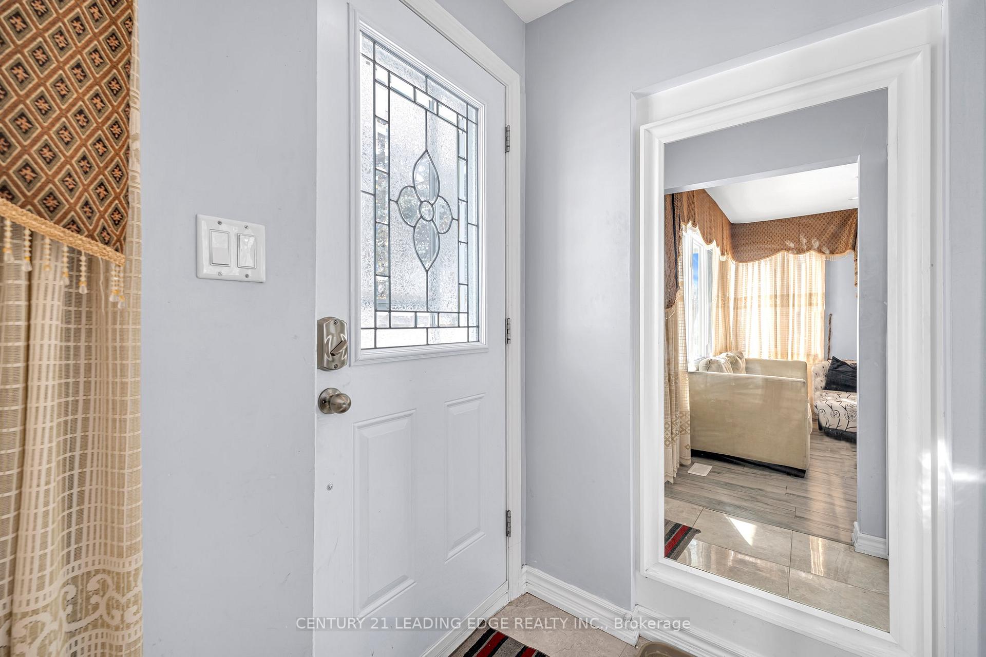 Photo 3 of 71 Treverton Drive, Scarborough, Ionview — HOMEH