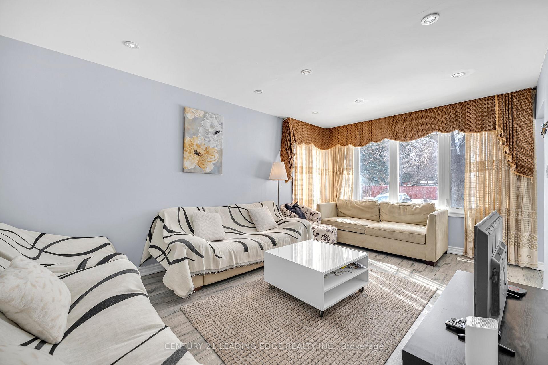 Photo 6 of 71 Treverton Drive, Scarborough, Ionview — HOMEH