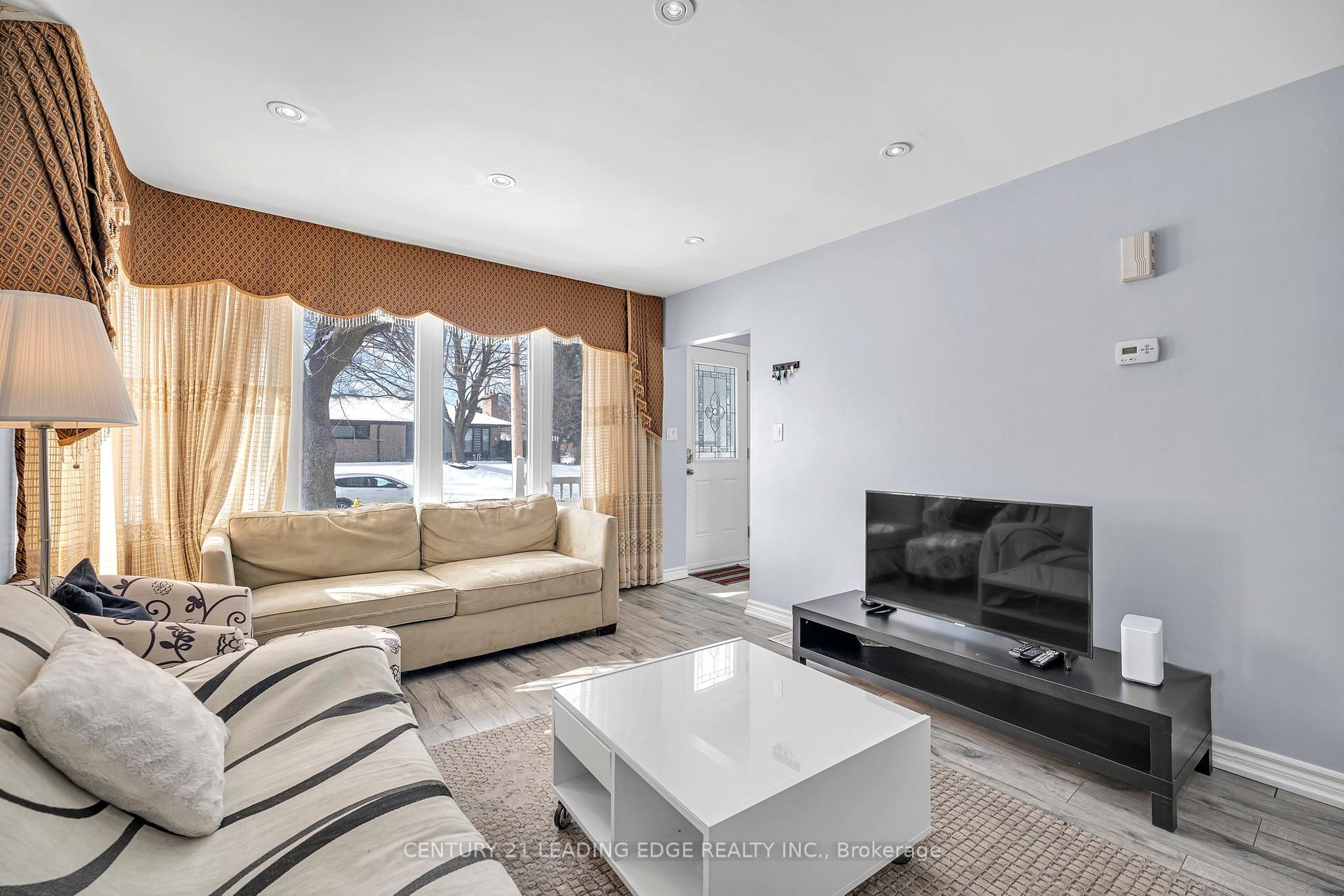 Photo 7 of 71 Treverton Drive, Scarborough, Ionview — HOMEH