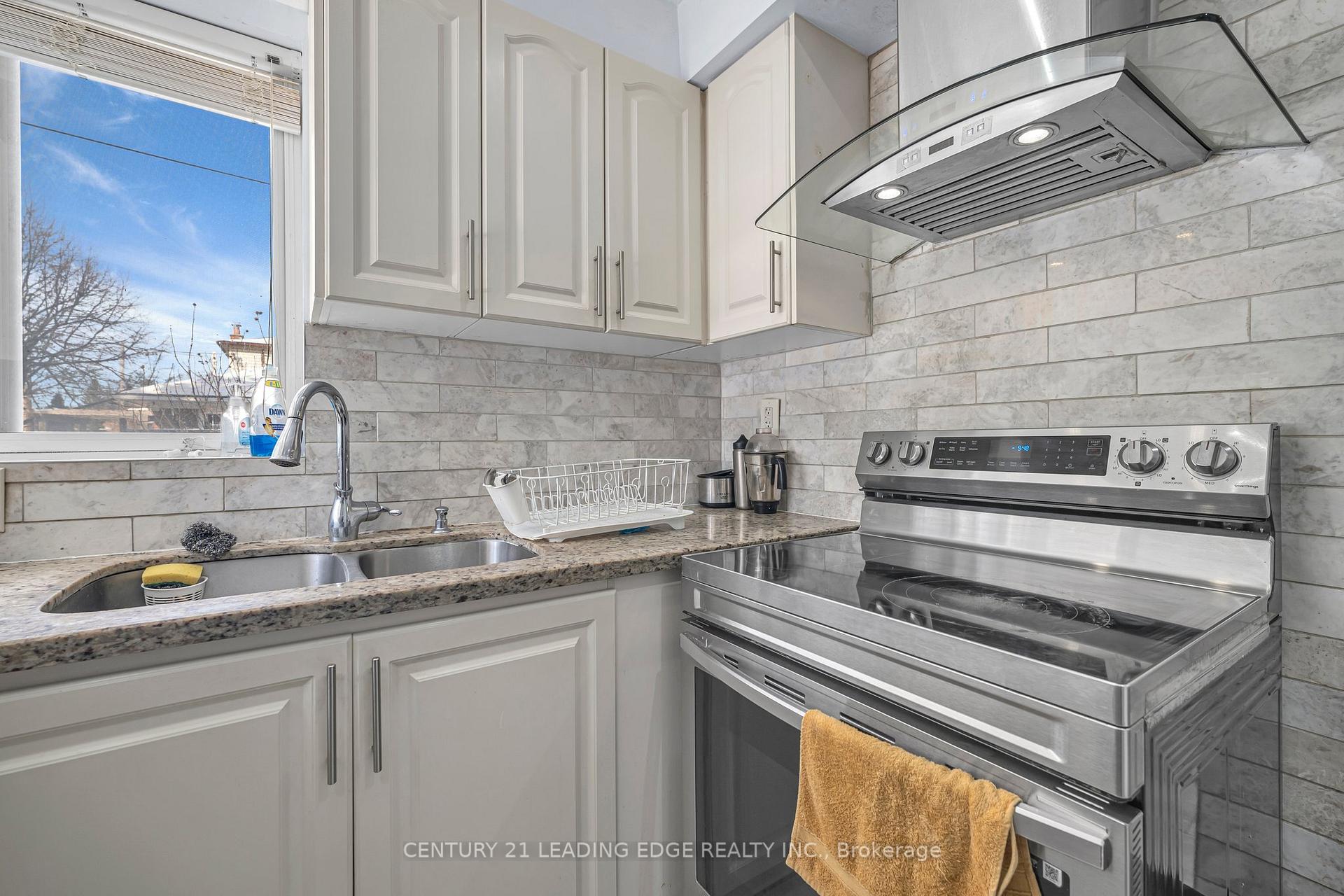 Photo 13 of 71 Treverton Drive, Scarborough, Ionview — HOMEH