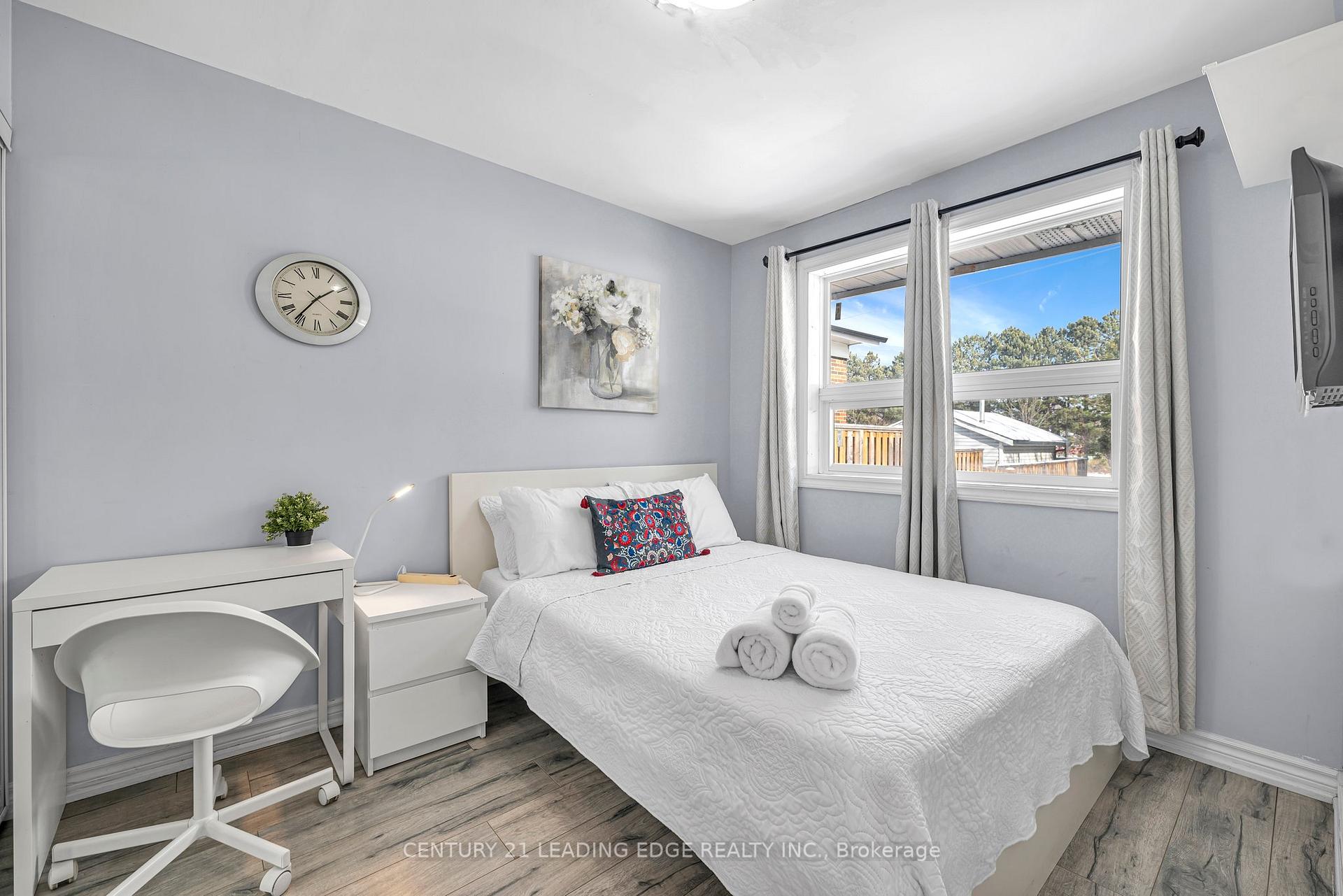 Photo 14 of 71 Treverton Drive, Scarborough, Ionview — HOMEH