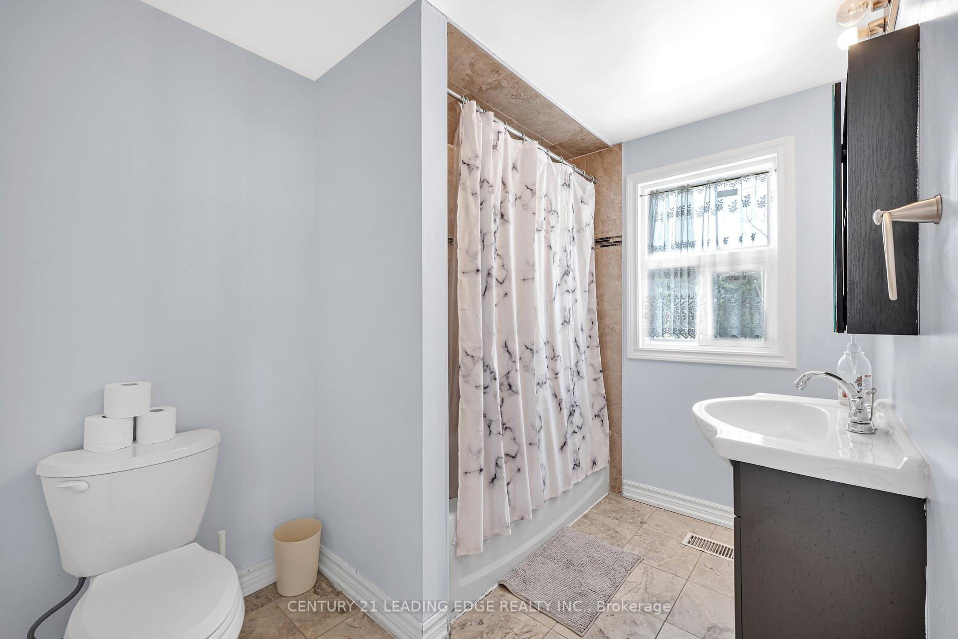 Photo 18 of 71 Treverton Drive, Scarborough, Ionview — HOMEH