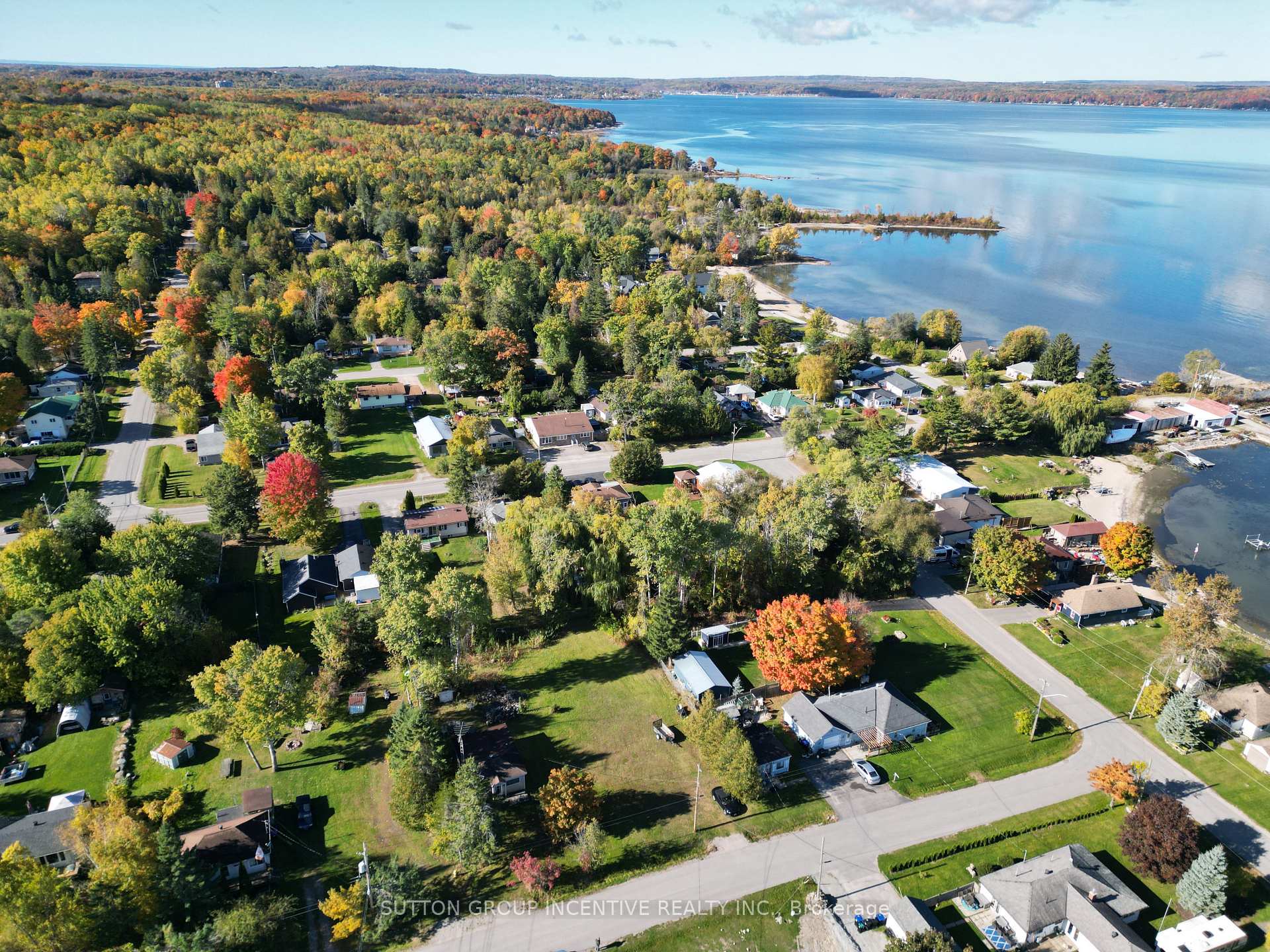 Photo 4 of 136-140 Limestone Road, Tay, Port McNicoll — HOMEH