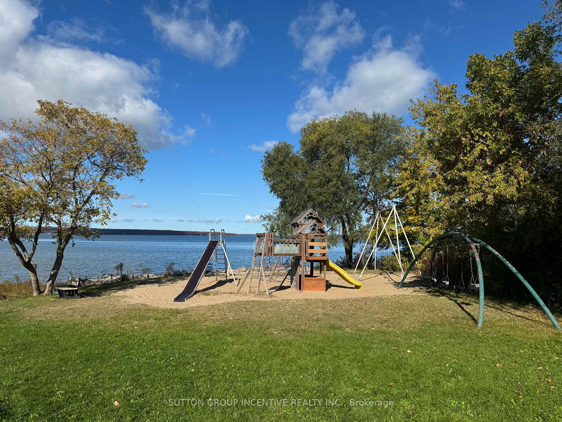 Photo 11 of 136-140 Limestone Road, Tay, Port McNicoll — HOMEH