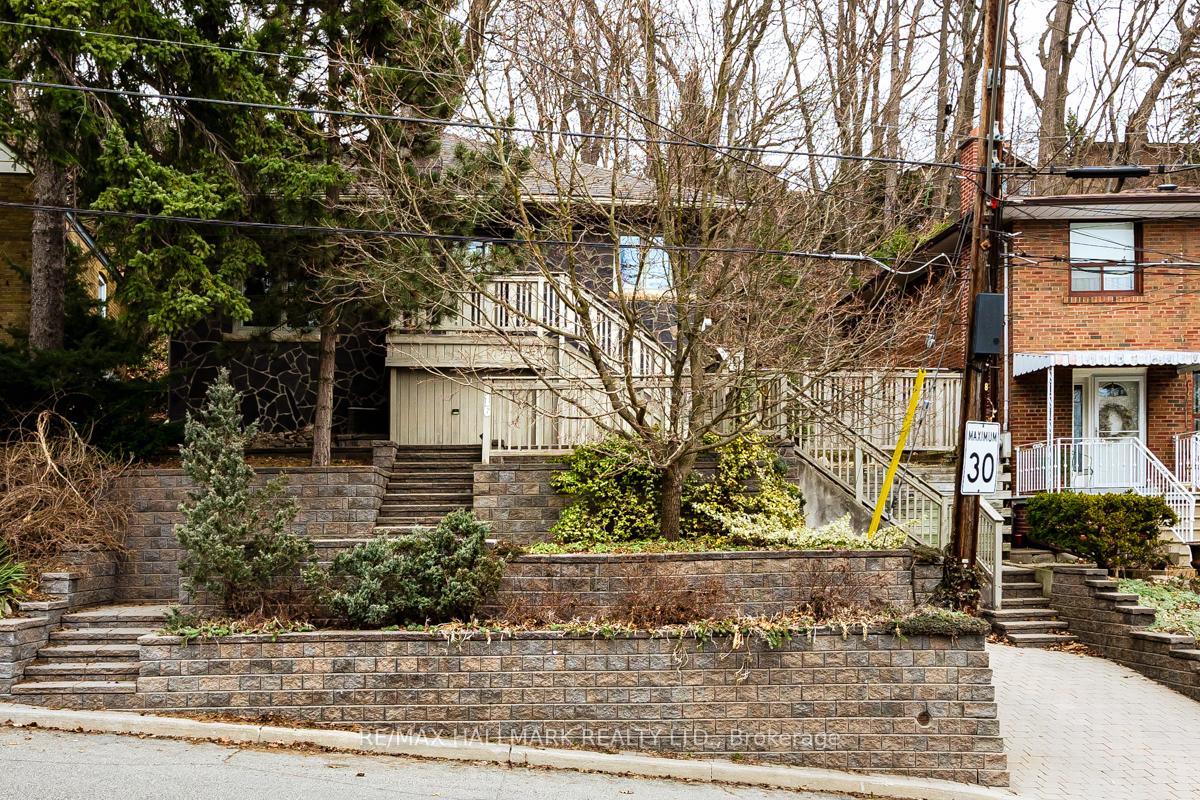 Photo 2 of 16 Glen Davis Crescent, Toronto, East End-Danforth — HOMEH