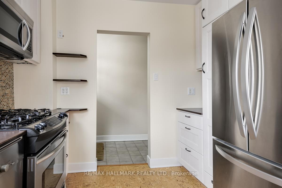 Photo 14 of 16 Glen Davis Crescent, Toronto, East End-Danforth — HOMEH