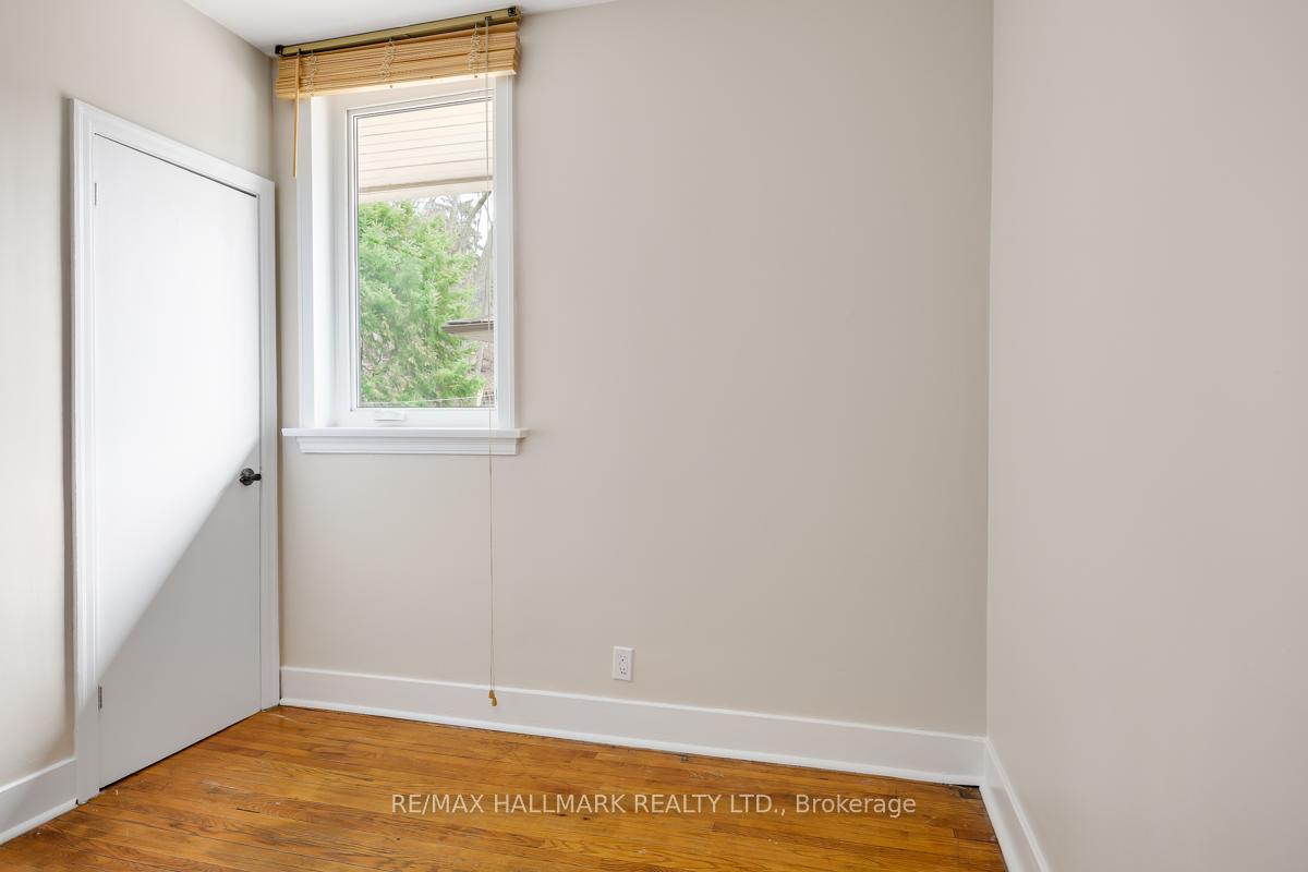 Photo 16 of 16 Glen Davis Crescent, Toronto, East End-Danforth — HOMEH