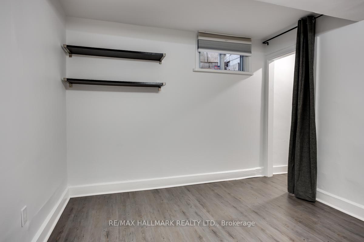 Photo 27 of 16 Glen Davis Crescent, Toronto, East End-Danforth — HOMEH