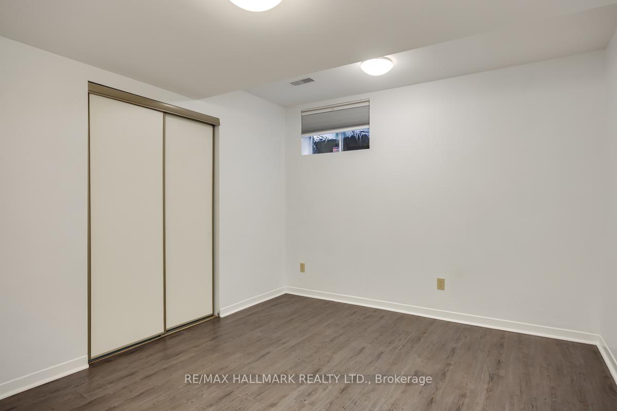 Photo 29 of 16 Glen Davis Crescent, Toronto, East End-Danforth — HOMEH