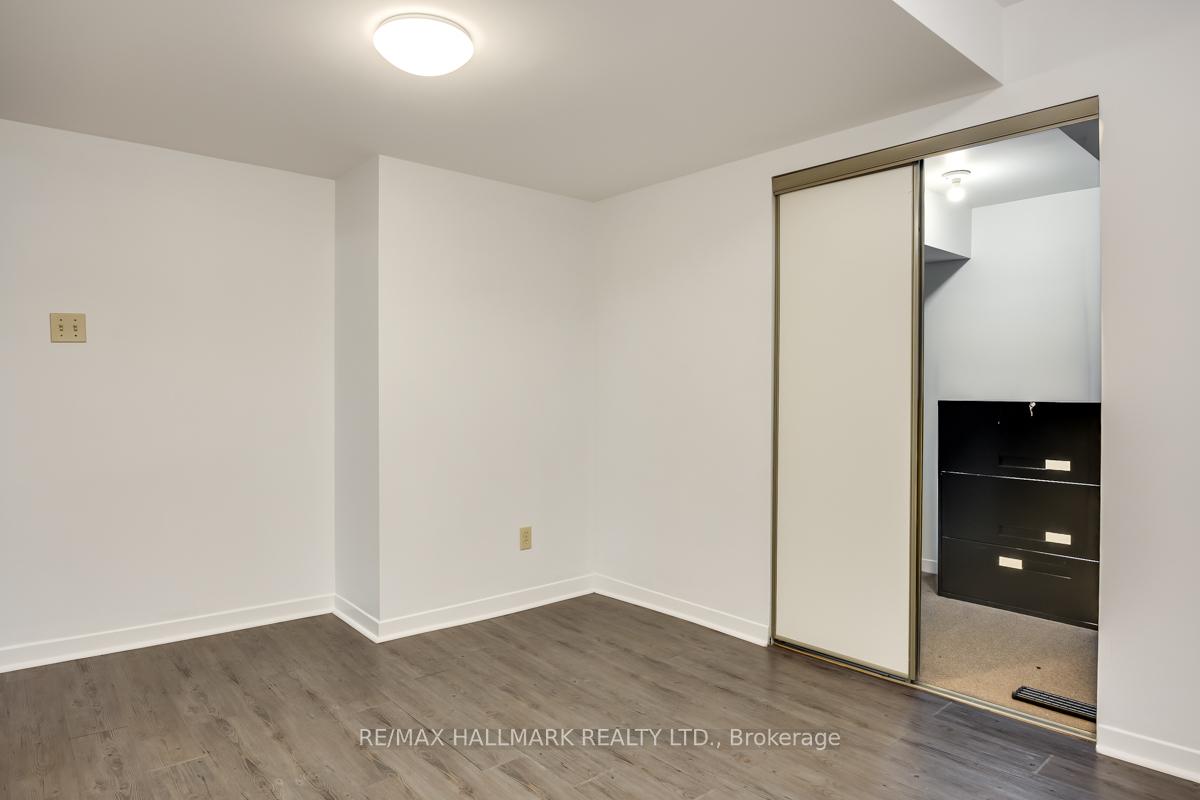 Photo 30 of 16 Glen Davis Crescent, Toronto, East End-Danforth — HOMEH