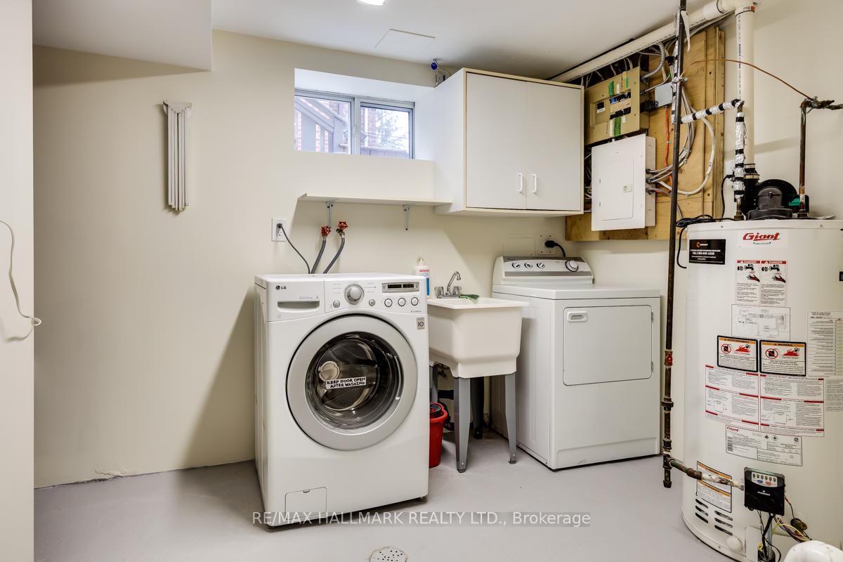 Photo 34 of 16 Glen Davis Crescent, Toronto, East End-Danforth — HOMEH
