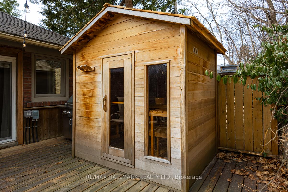 Photo 37 of 16 Glen Davis Crescent, Toronto, East End-Danforth — HOMEH