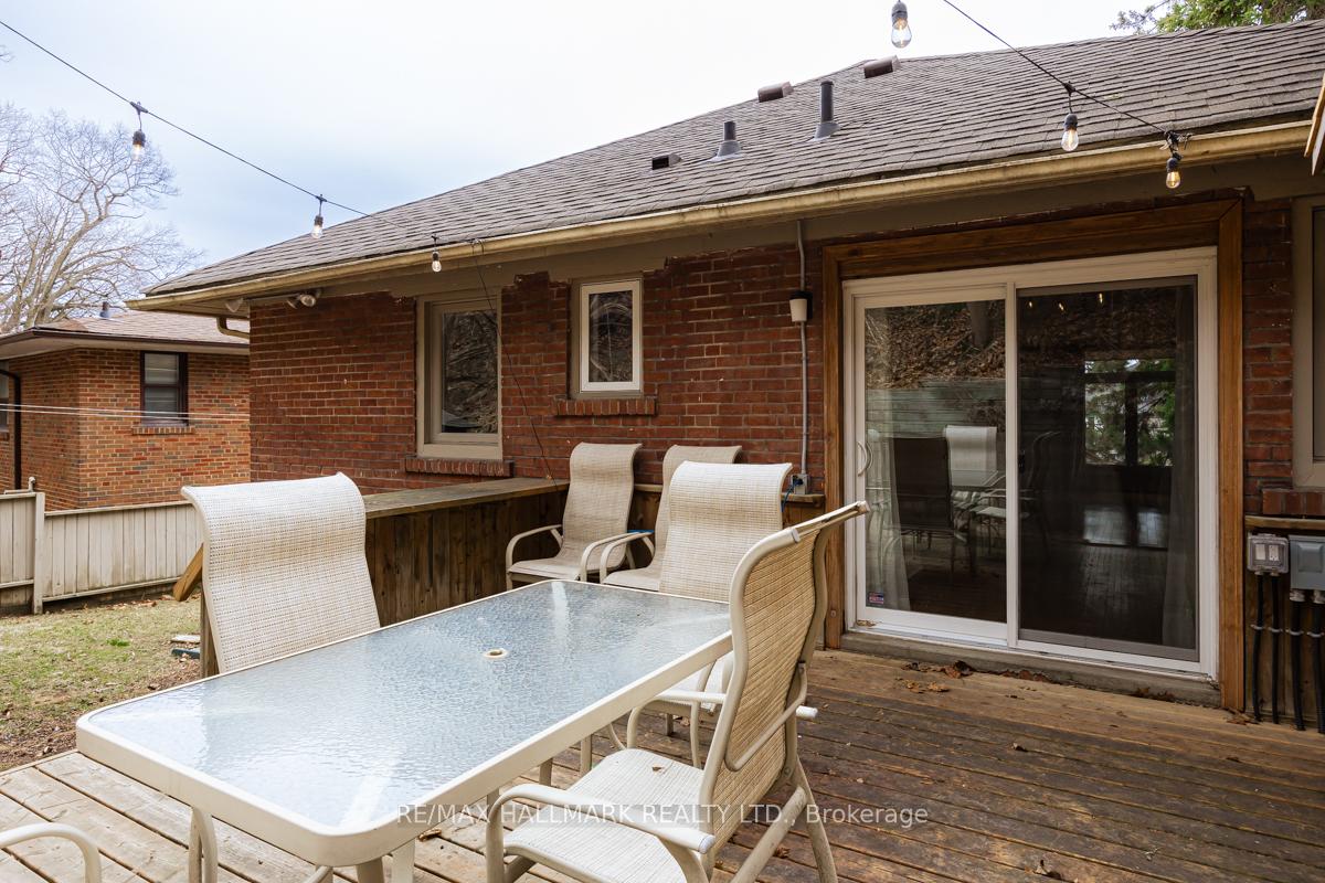 Photo 39 of 16 Glen Davis Crescent, Toronto, East End-Danforth — HOMEH