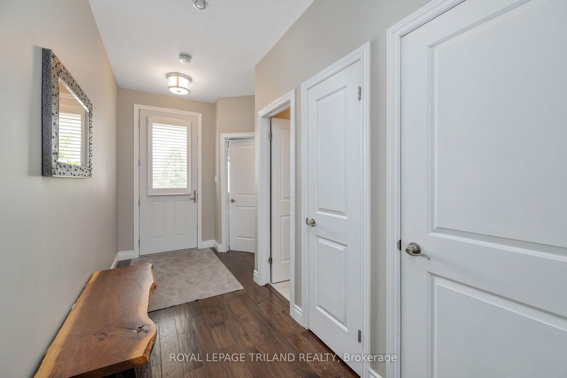 Photo 3 of 32 Willis Avenue, Strathroy-Caradoc, SE — HOMEH