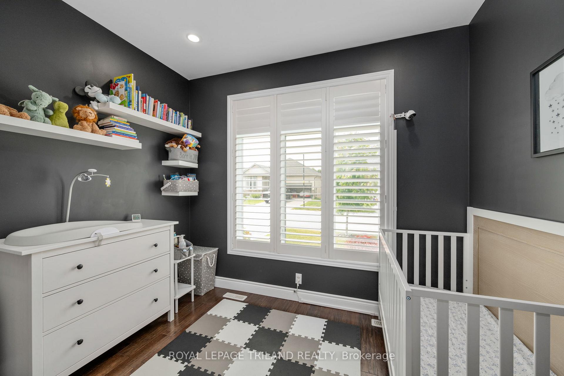 Photo 6 of 32 Willis Avenue, Strathroy-Caradoc, SE — HOMEH