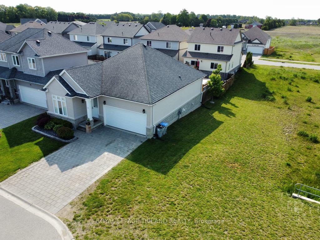Photo 32 of 32 Willis Avenue, Strathroy-Caradoc, SE — HOMEH