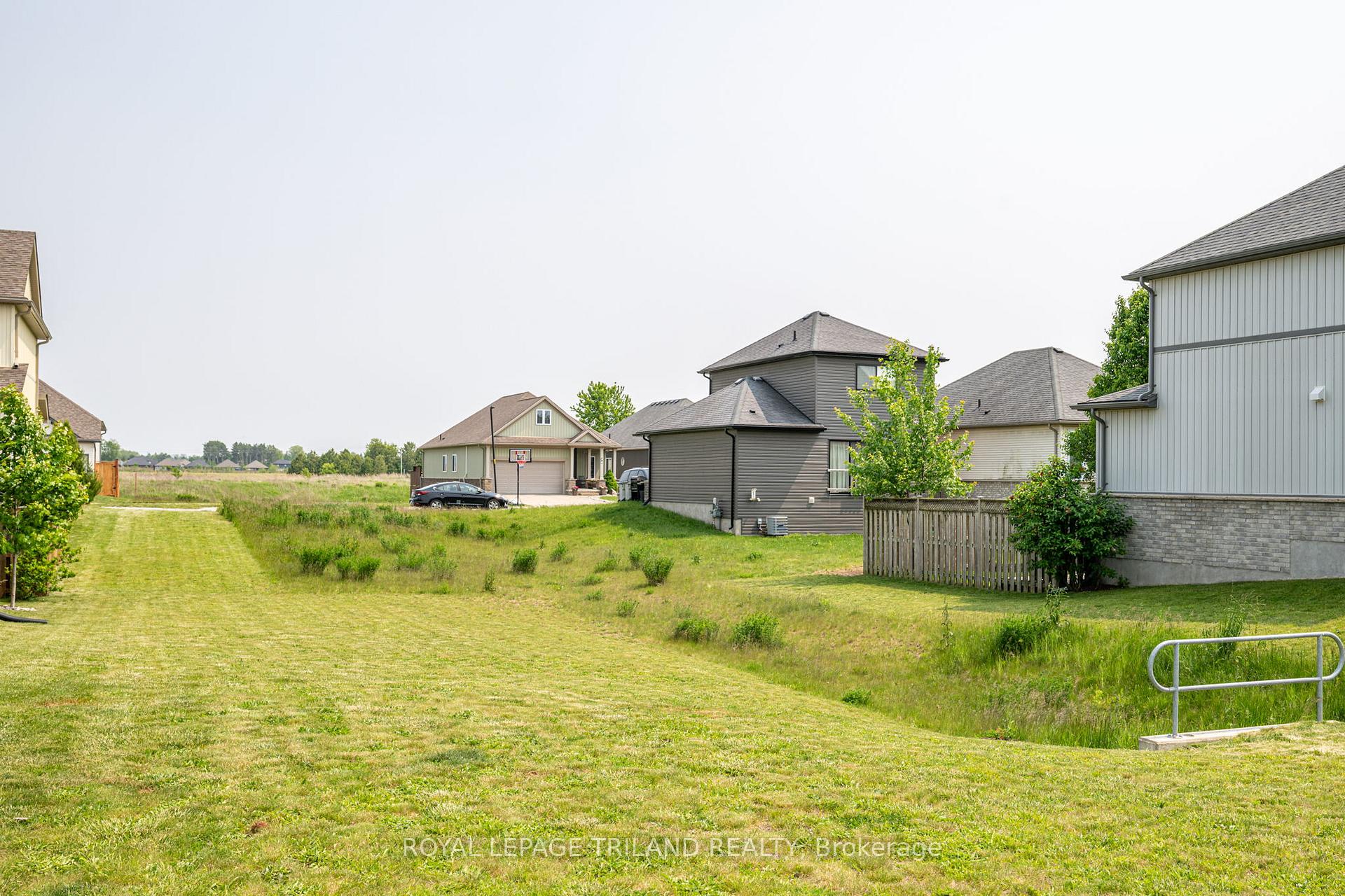 Photo 36 of 32 Willis Avenue, Strathroy-Caradoc, SE — HOMEH