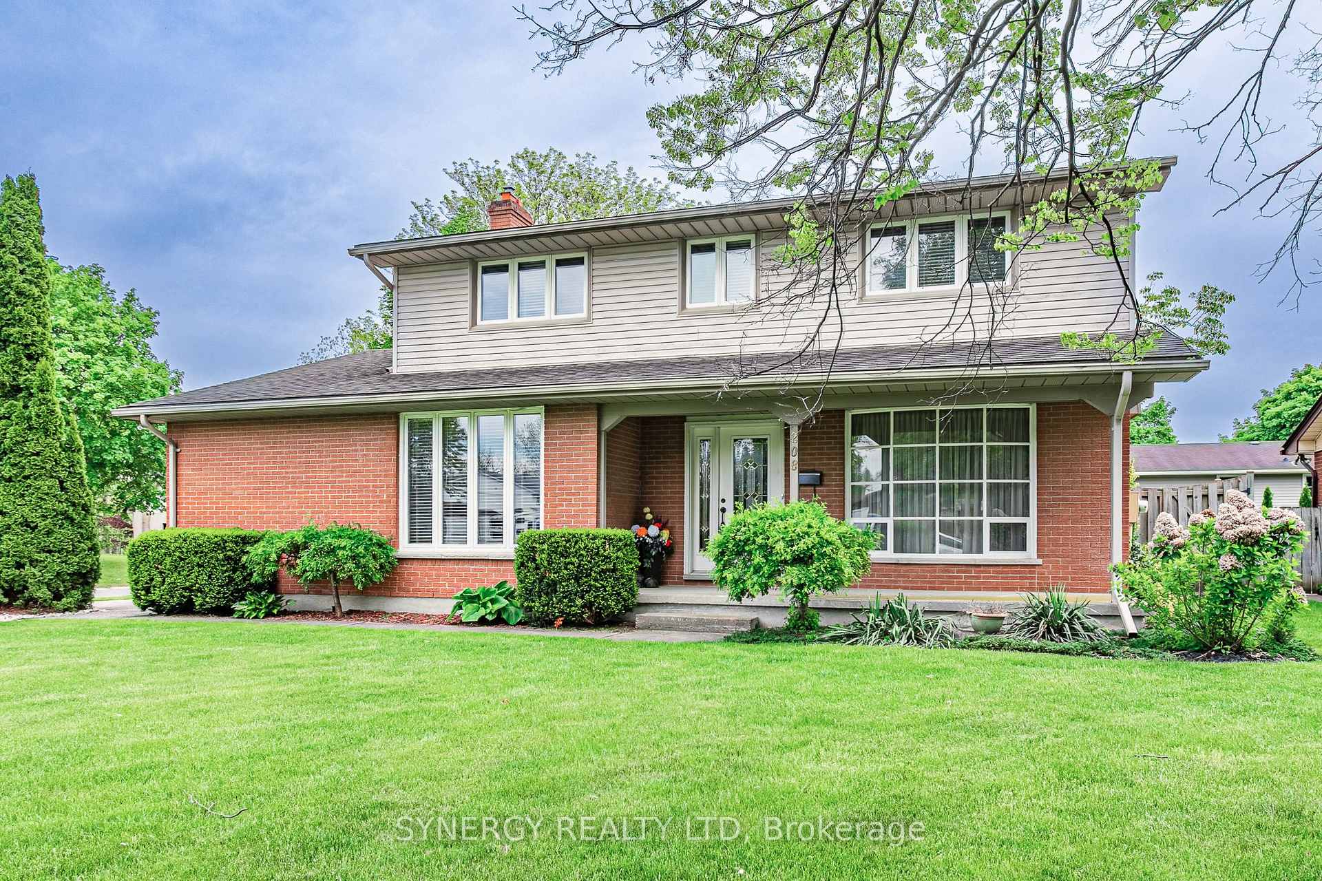 Front of 208 Lamore Crescent