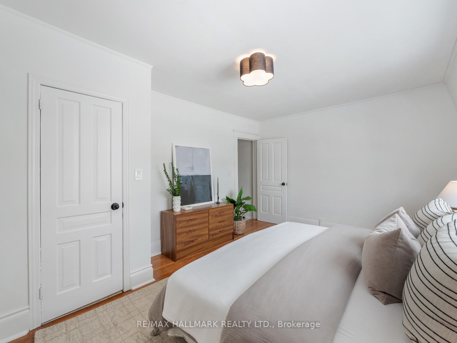 Photo 24 of 49 Dearbourne Avenue, Toronto, North Riverdale — HOMEH